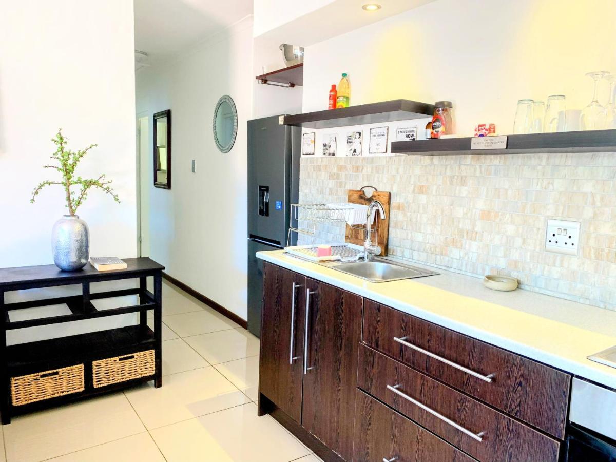 Apartment Regent Casa's - Cape Towns Blouberg Area - Where 20 People