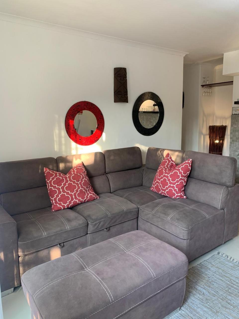 Apartment Regent Casa's - Cape Towns Blouberg Area - Where 20 People *