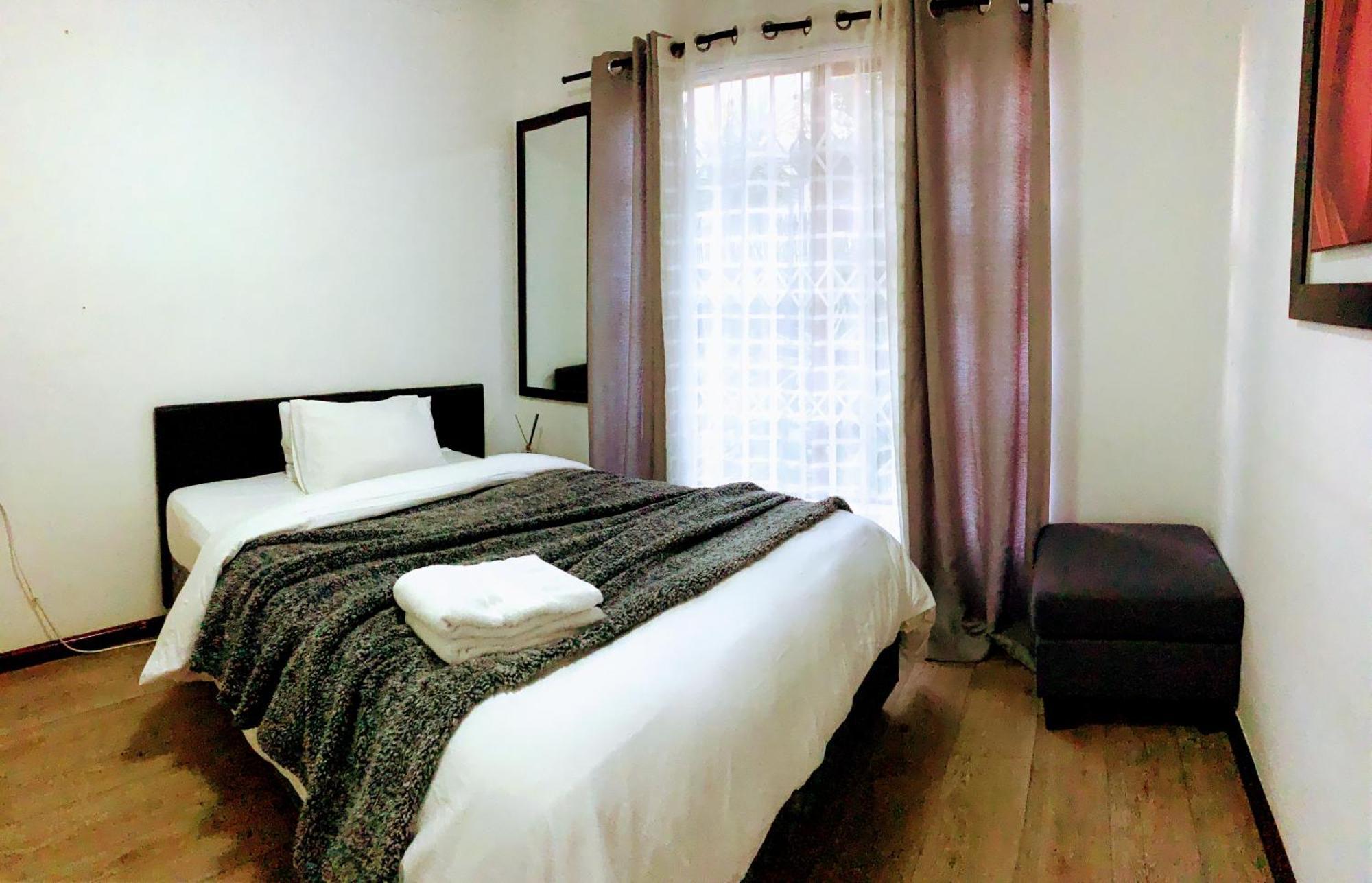 Regent Casa's - Cape Towns Blouberg Area - Where 20 People Apartment Cape Town