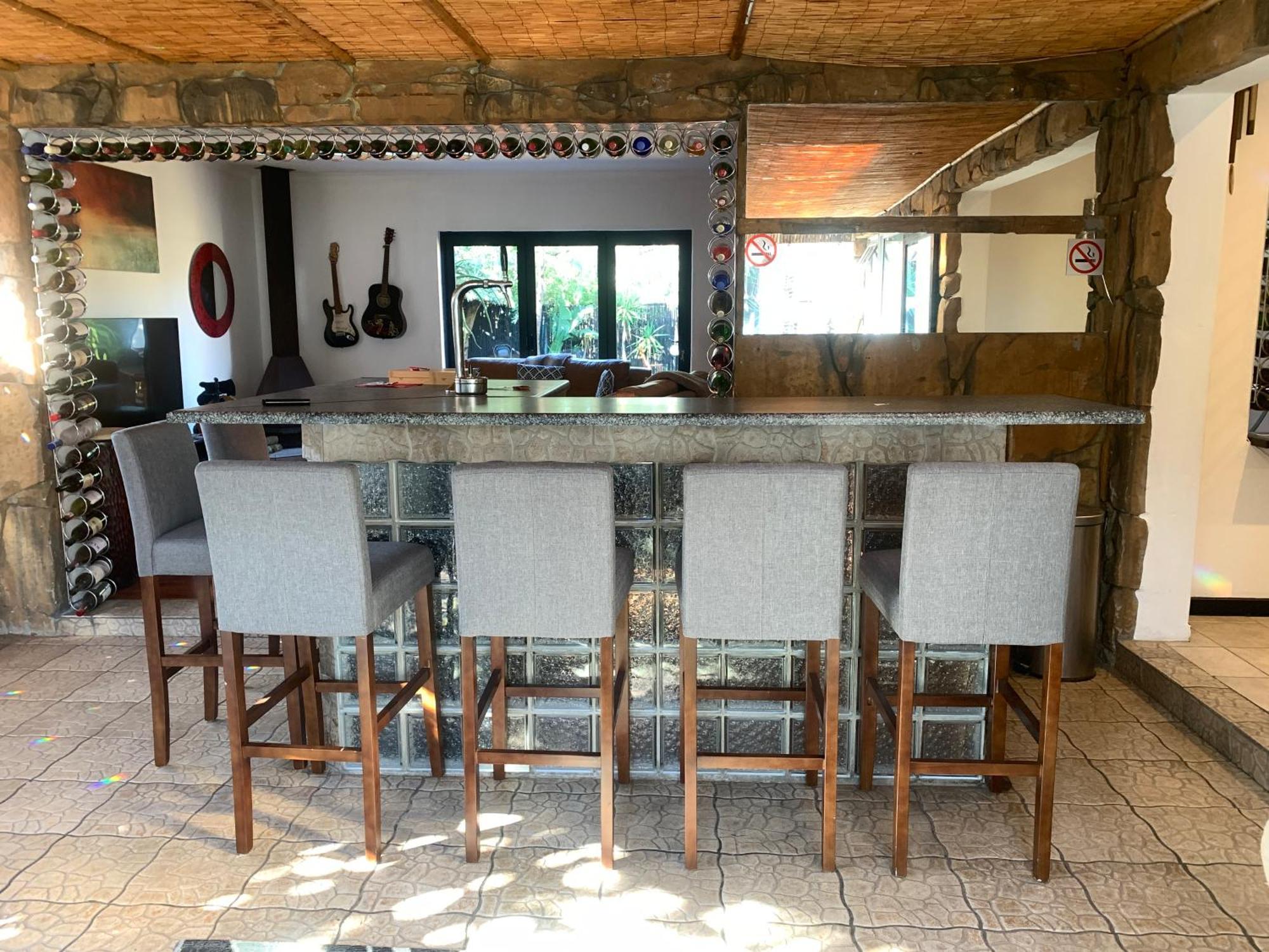 Apartment Regent Casa's - Cape Towns Blouberg Area - Where 20 People