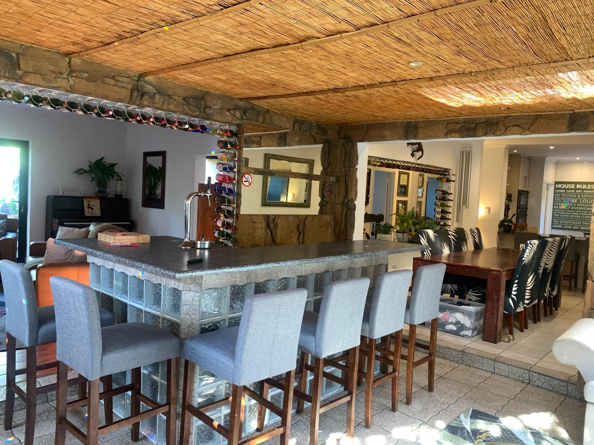Apartment Regent Casa's - Cape Towns Blouberg Area - Where 20 People Cape Town