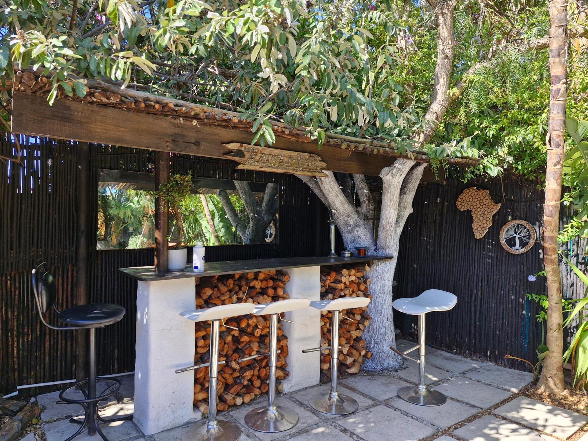 Apartment Regent Casa's - Cape Towns Blouberg Area - Where 20 People *