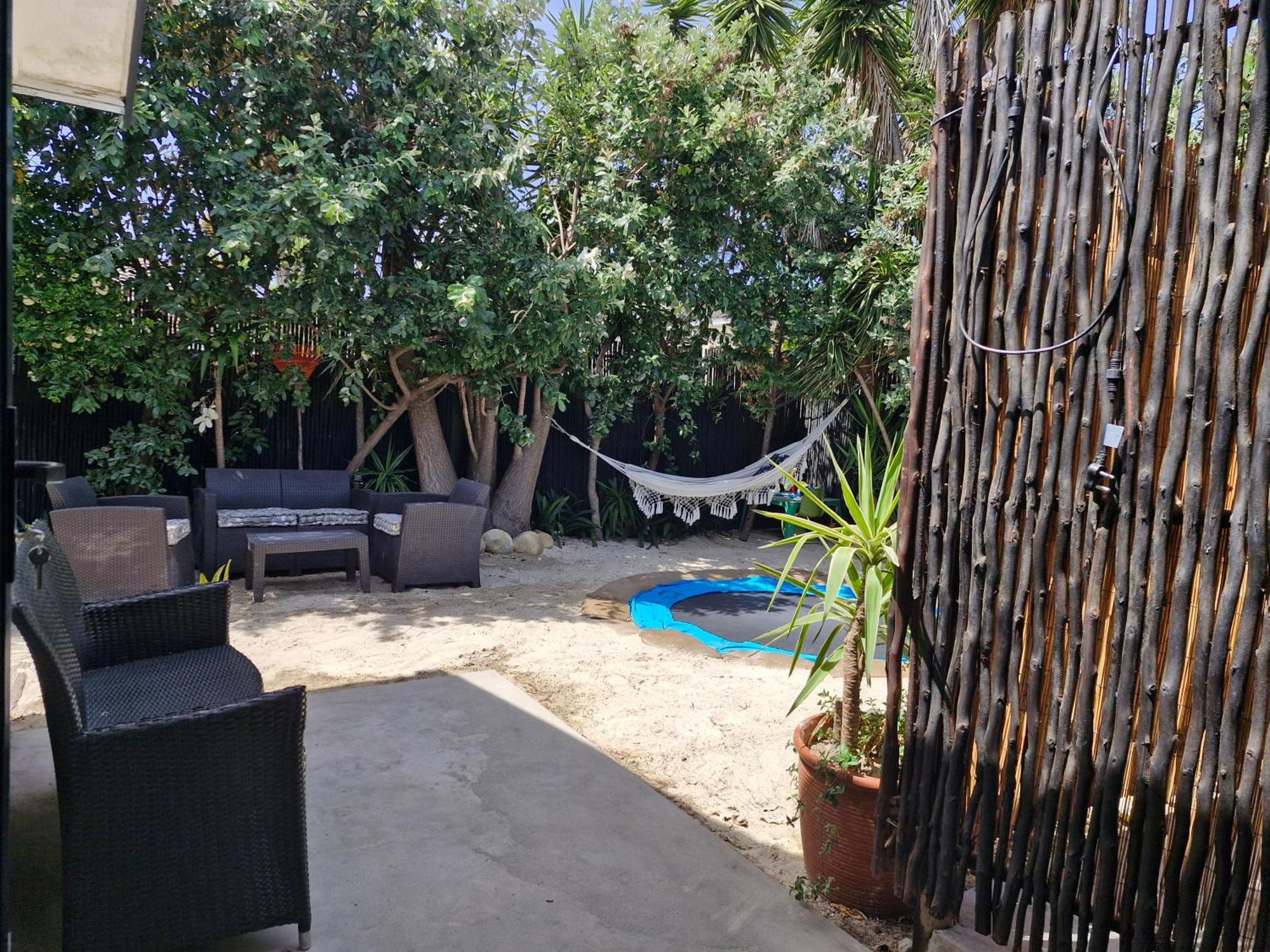 Regent Casa's - Cape Towns Blouberg Area - Where 20 People Apartment