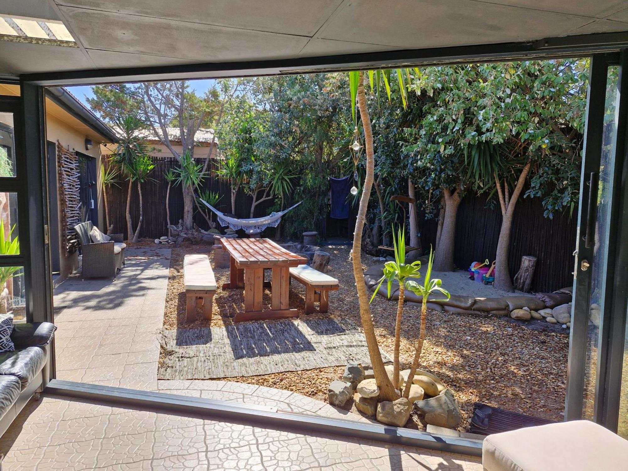 Apartment Regent Casa's - Cape Towns Blouberg Area - Where 20 People *