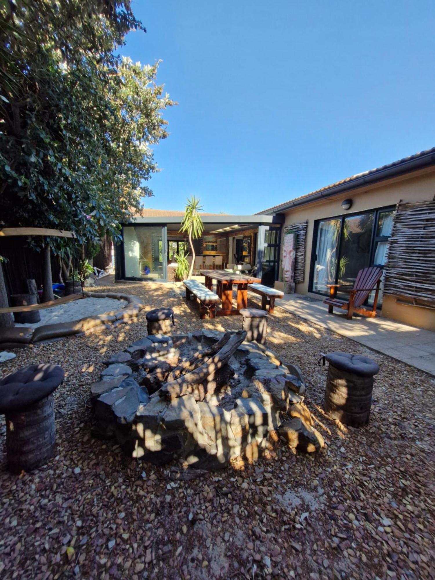Regent Casa's - Cape Towns Blouberg Area - Where 20 People *