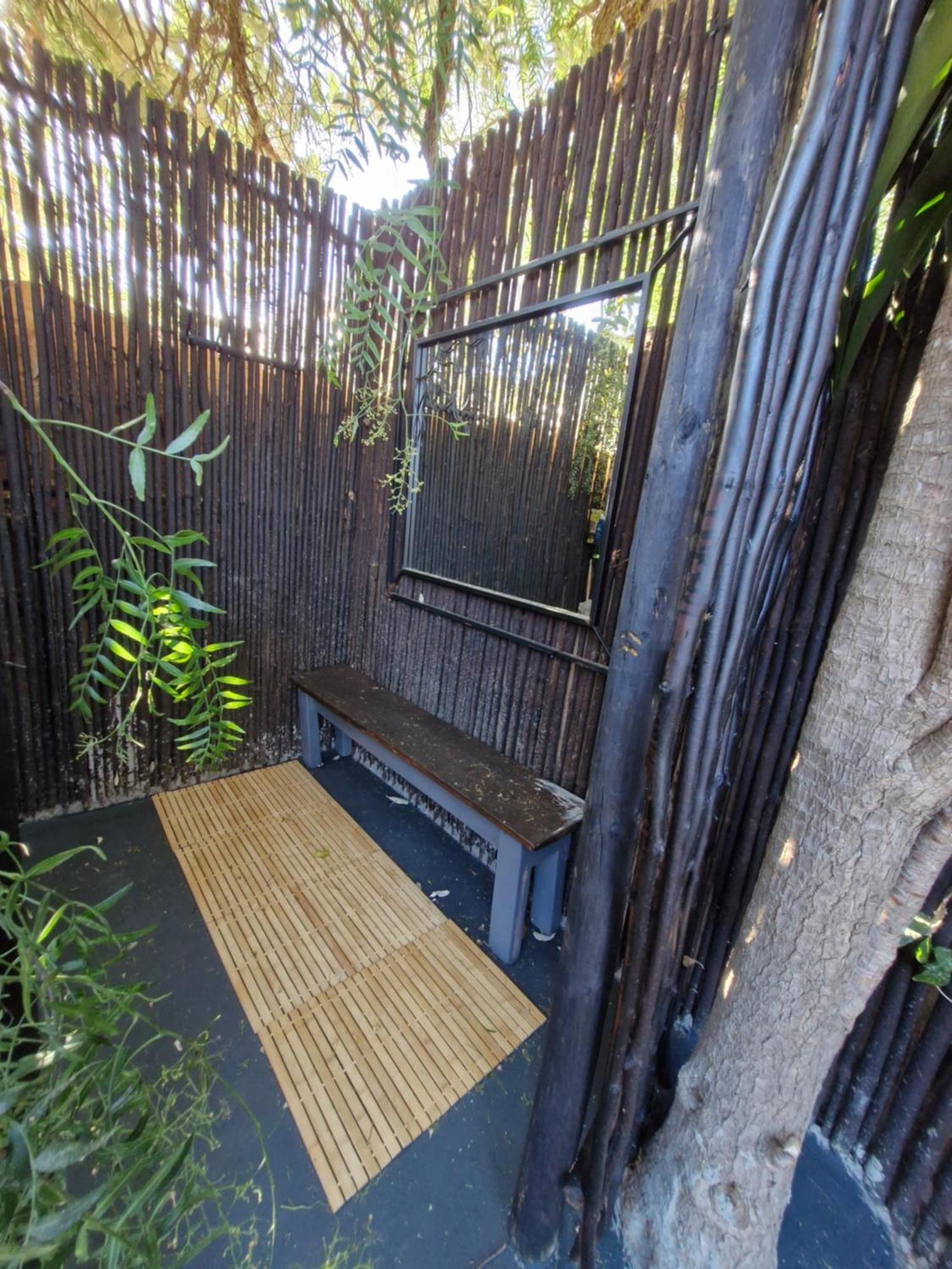 Regent Casa's - Cape Towns Blouberg Area - Where 20 People Apartment