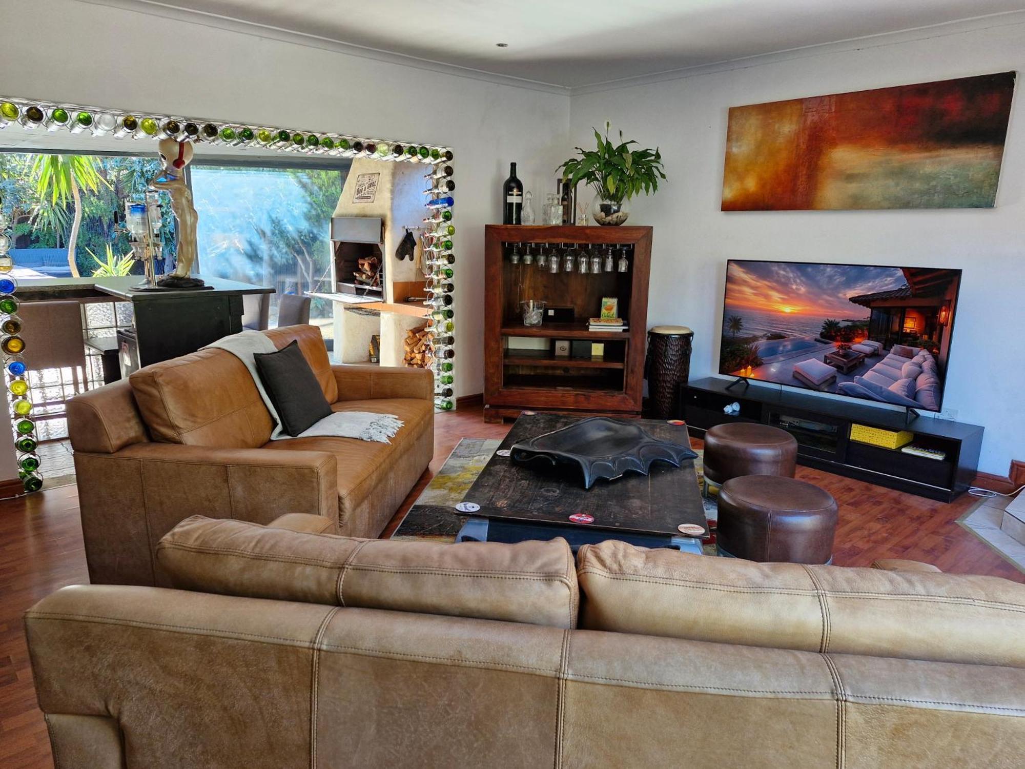 Regent Casa's - Cape Towns Blouberg Area - Where 20 People * Cape Town