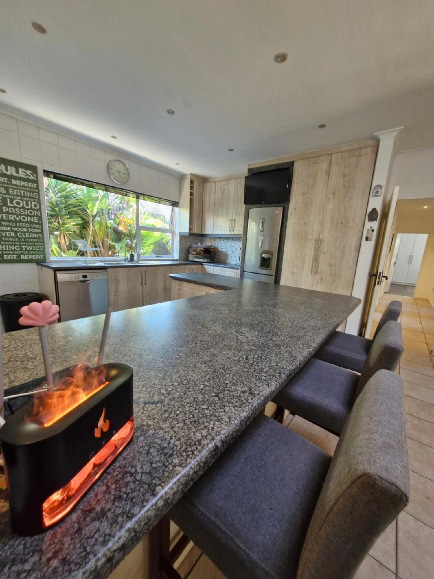 Regent Casa's - Cape Towns Blouberg Area - Where 20 People Cape Town