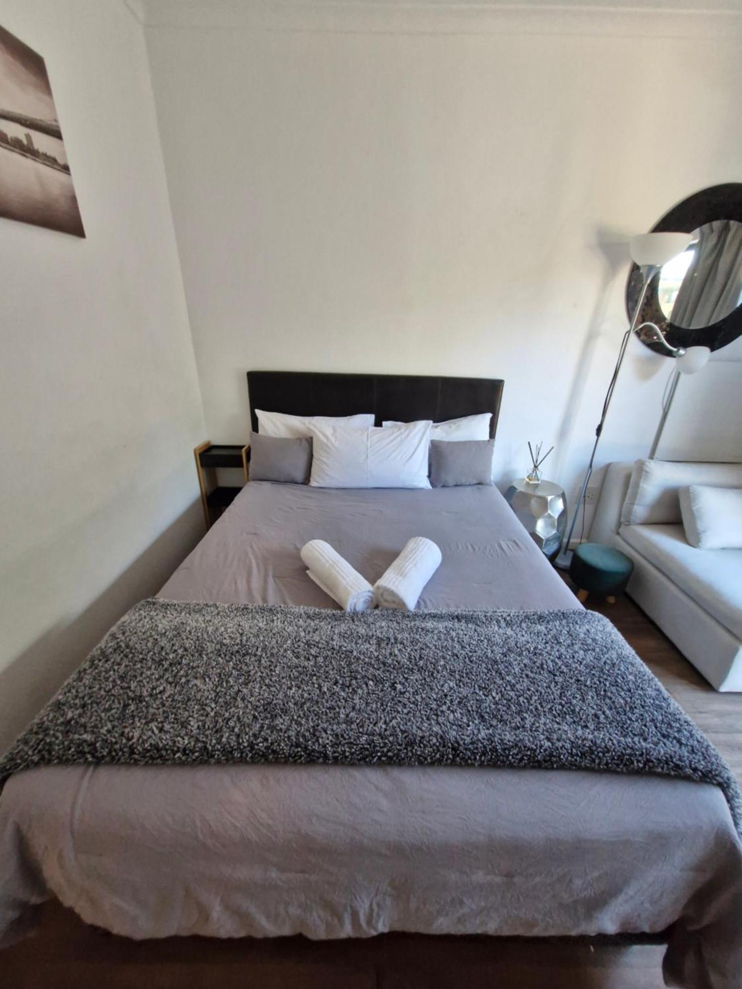 Regent Casa's - Cape Towns Blouberg Area - Where 20 People Cape Town