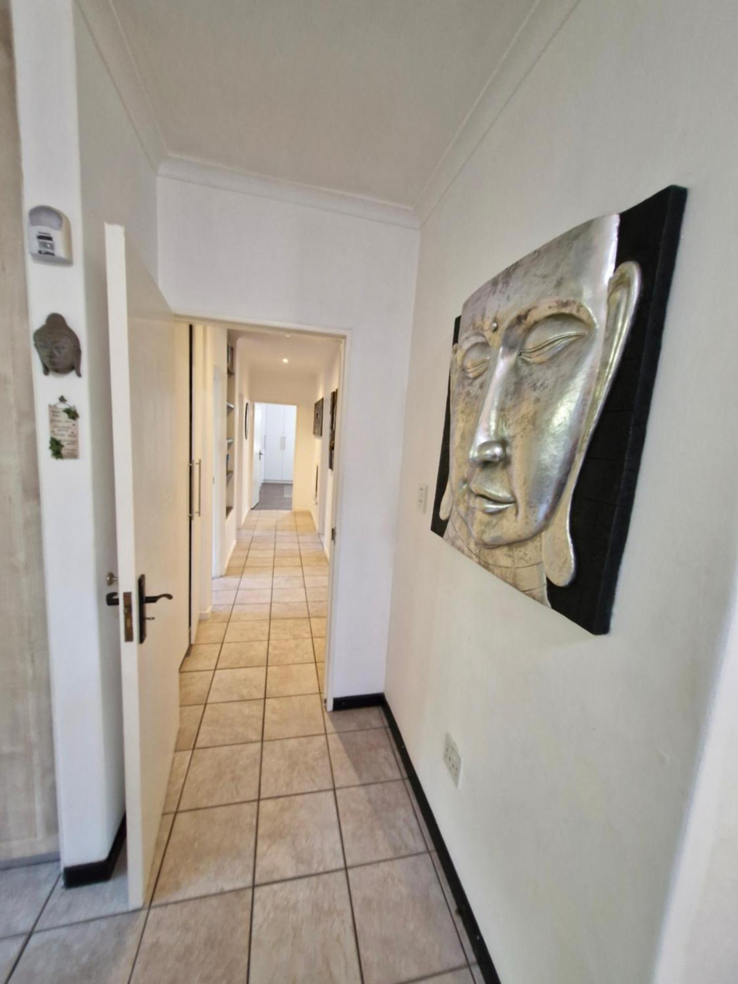 Regent Casa's - Cape Towns Blouberg Area - Where 20 People * Cape Town