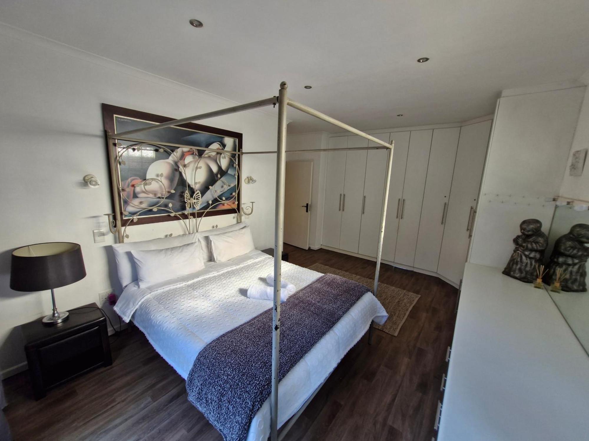 Regent Casa's - Cape Towns Blouberg Area - Where 20 People Cape Town