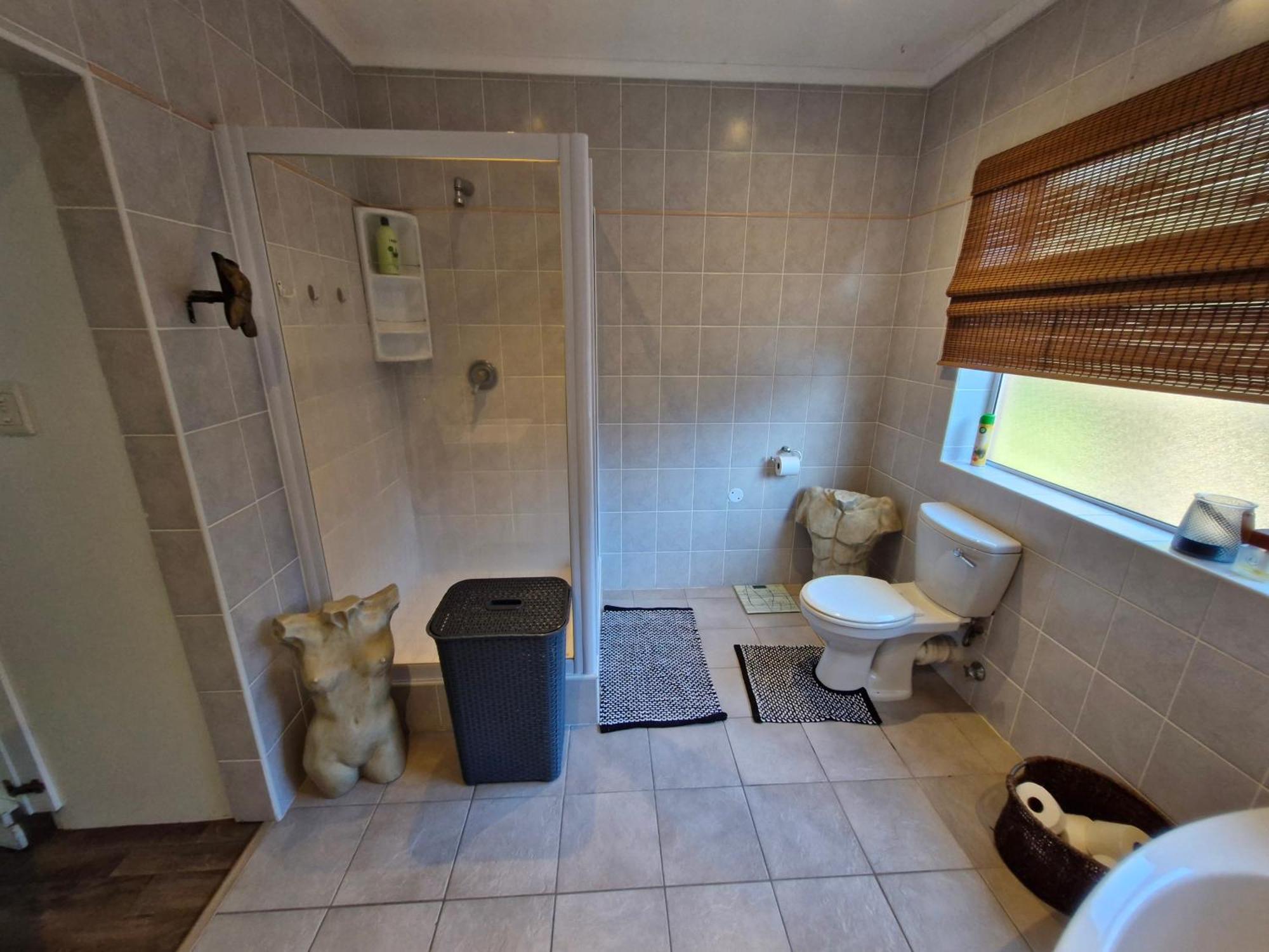 Apartment Regent Casa's - Cape Towns Blouberg Area - Where 20 People Cape Town